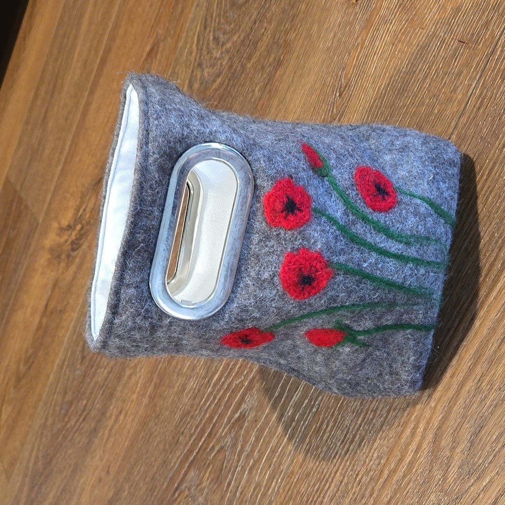FELT FLOWER BUCKET BAG.  #6344